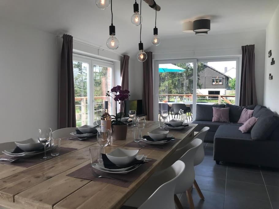 Huis Met Zonneterras, Tuin En Panoramisch Uitzicht Wellin Εξωτερικό φωτογραφία